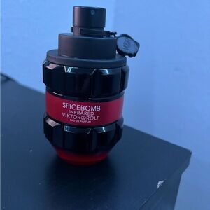 Viktor & Rolf Spicebomb Infrared Eau de Parfum in Red and Black